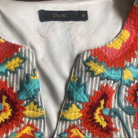 THML Embroidered Floral Dress Flutter Sleeves Sz M - Picture 2 of 7